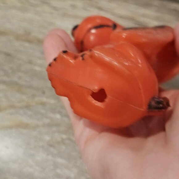 VTG 60s Red Snoopy Blowmold Figure hollow Hong Kong 4.5 inches - Crack on ear - Picture 10 of 10